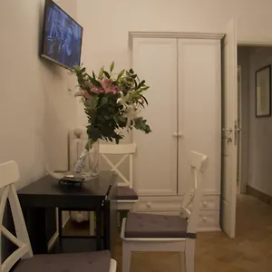 Leoncino 36 In Appartamento